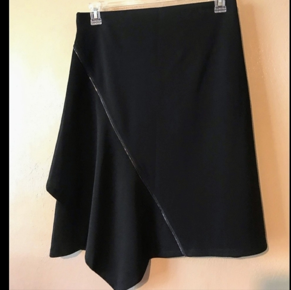 DKNY Assymetrical Skirt With Diagonal Zipper Accent - Picture 4 of 4